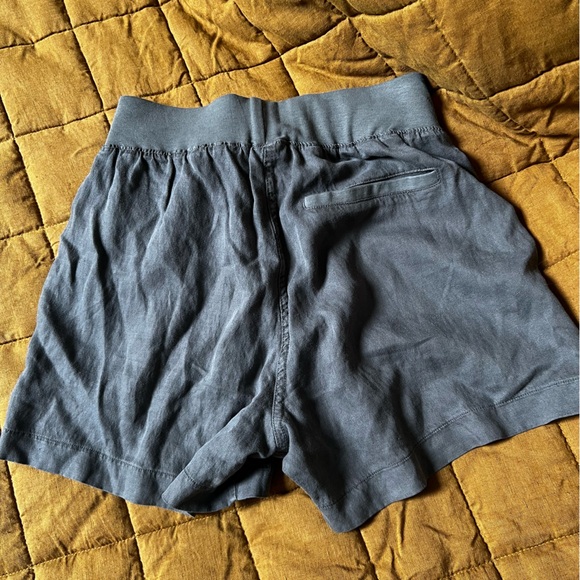Faherty Arlie Shorts - NWT - Picture 2 of 4